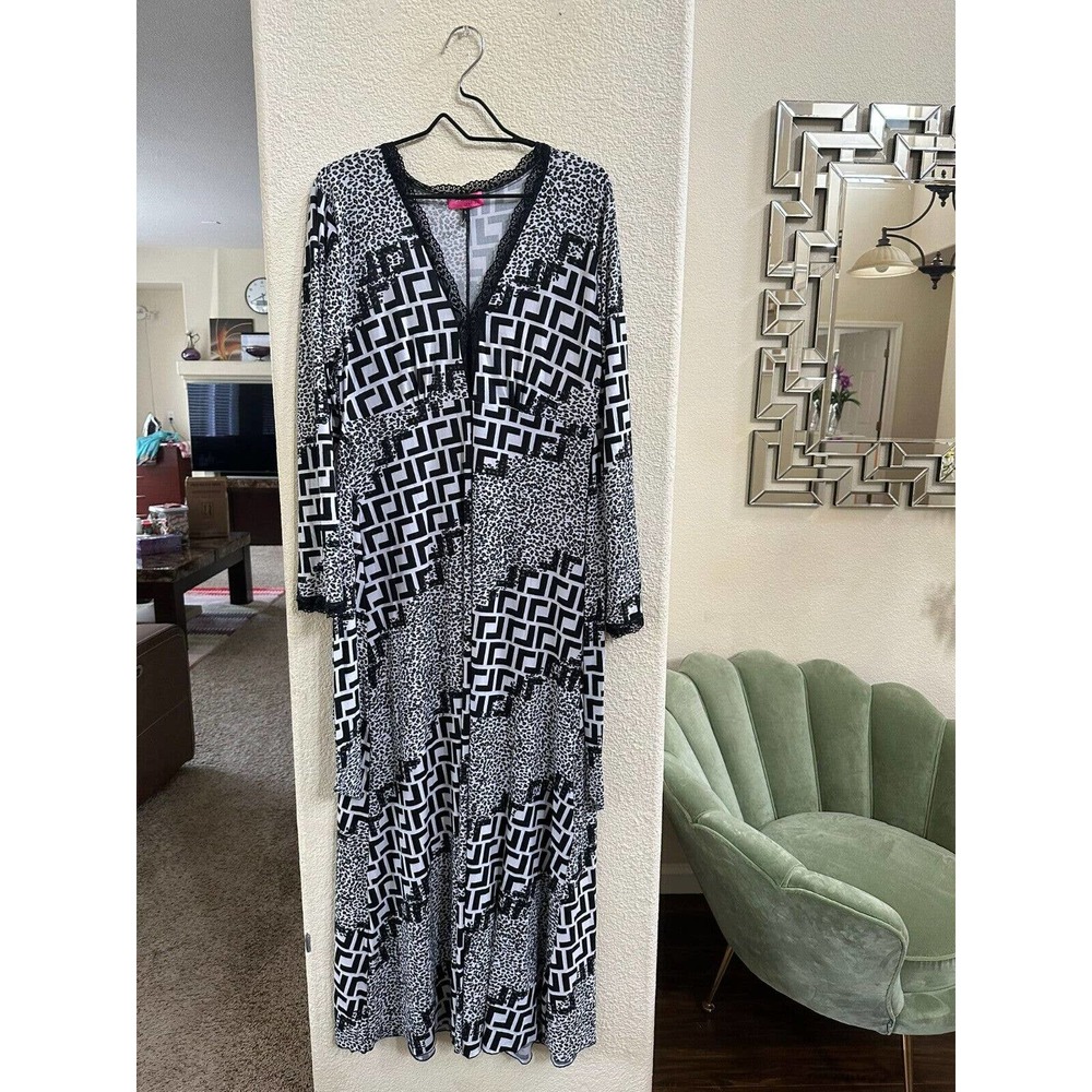 Peerless Black & White Women's Night Robe/Gown Size L